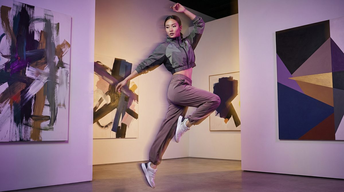 黄色仓库舞蹈短片视频