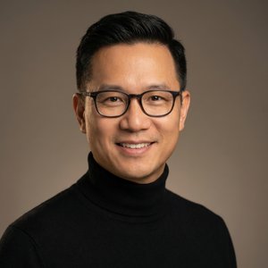 黄色仓库影视总监陈锐明